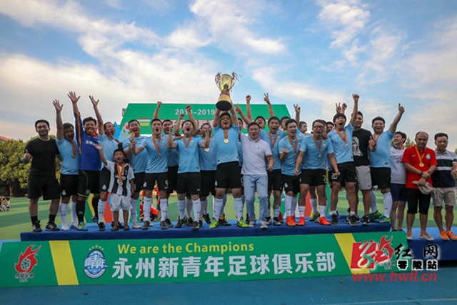 米兰崩盘原因揭秘，尼昂分析球队未来与莱奥潜力